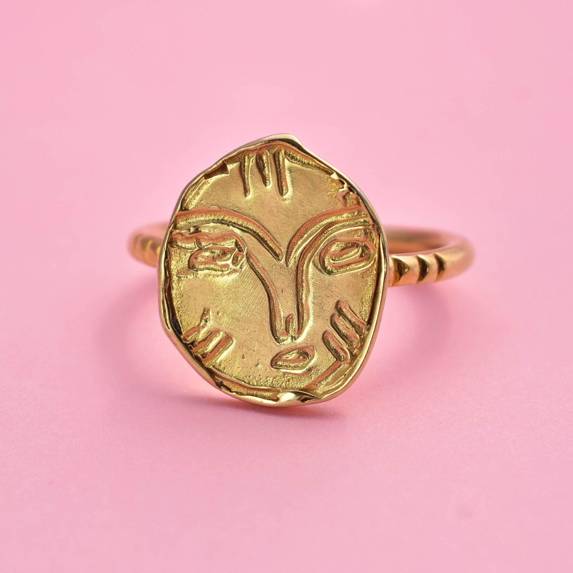 Gold face round ring