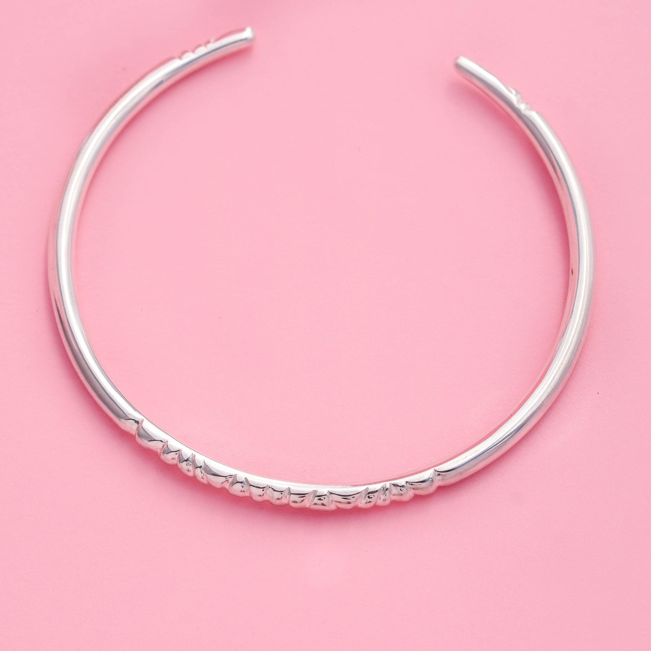 Thick silver bangle