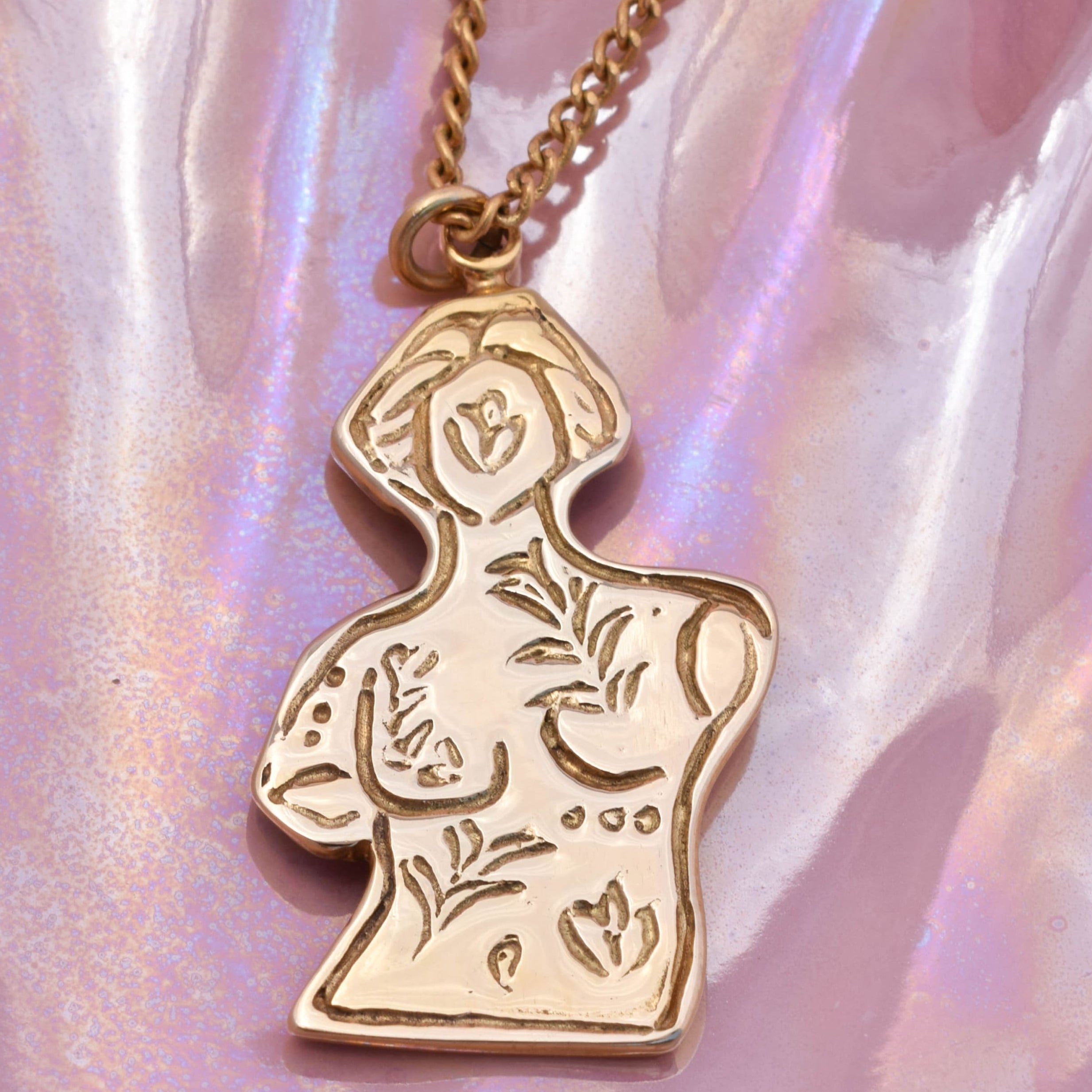 Venus necklace