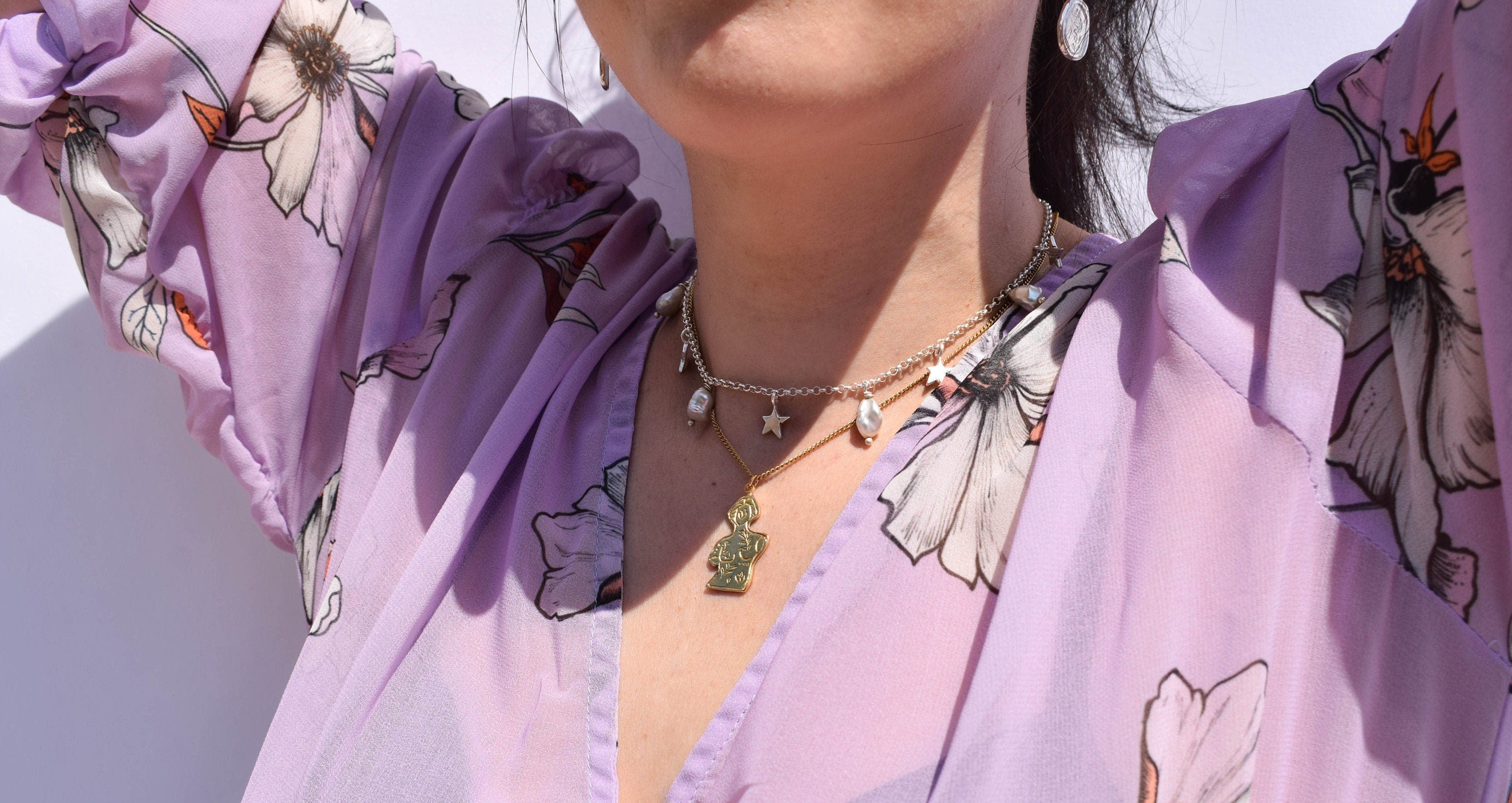 Irregular pearl and stars necklace