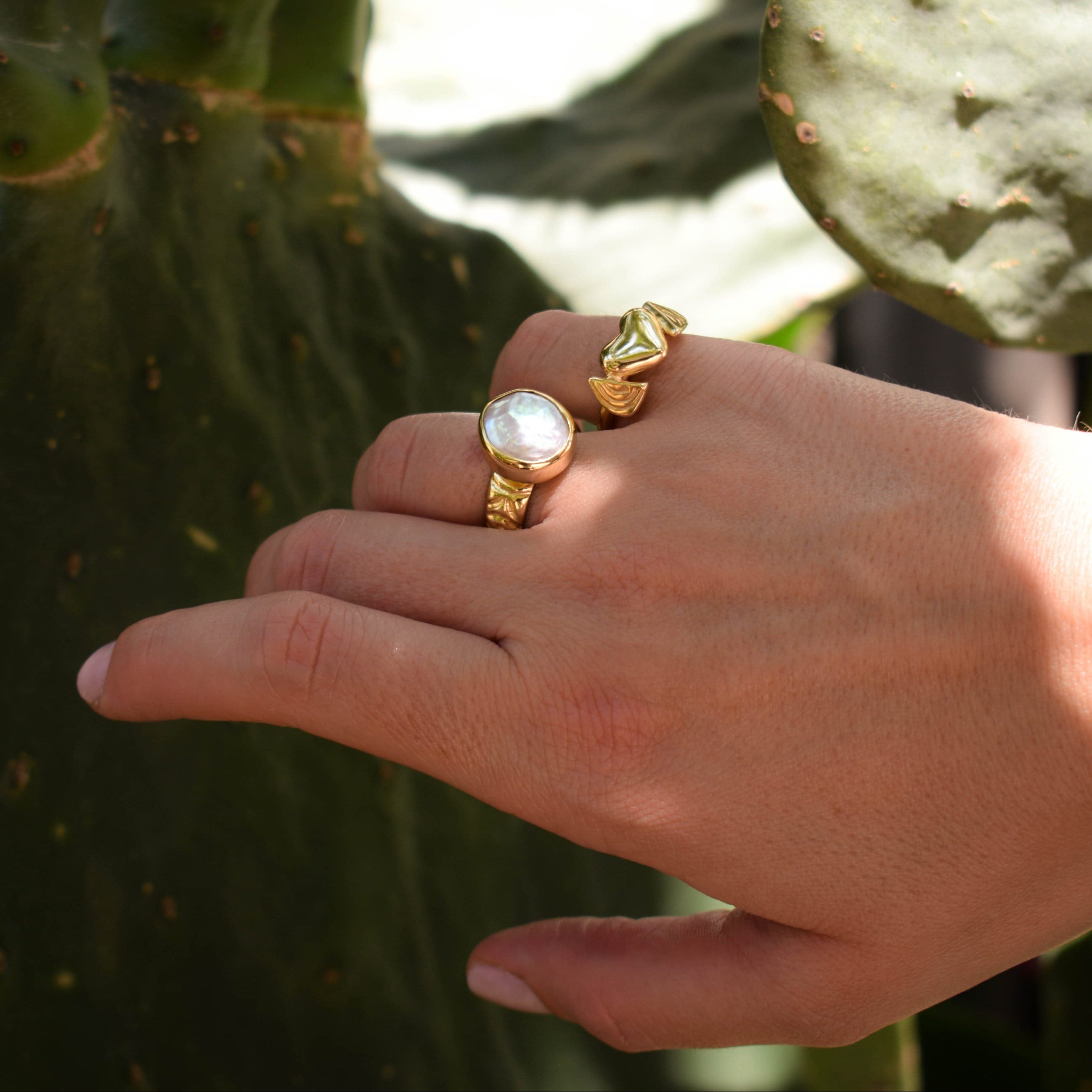 Big round pearl ring