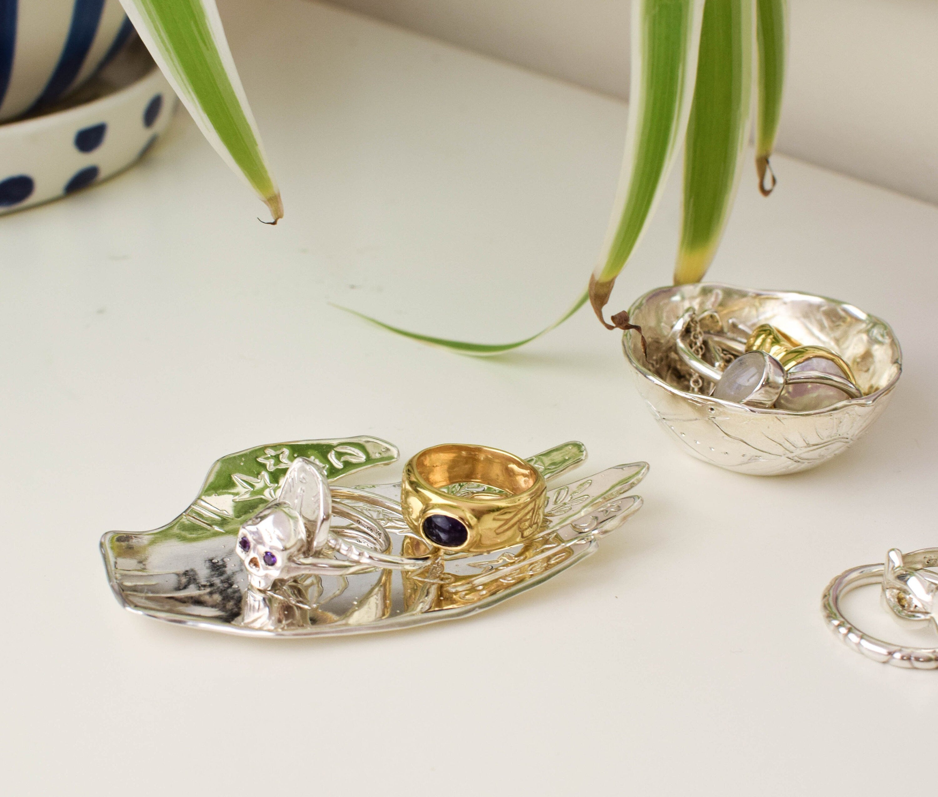 Sterling silver skull ring with amethysts