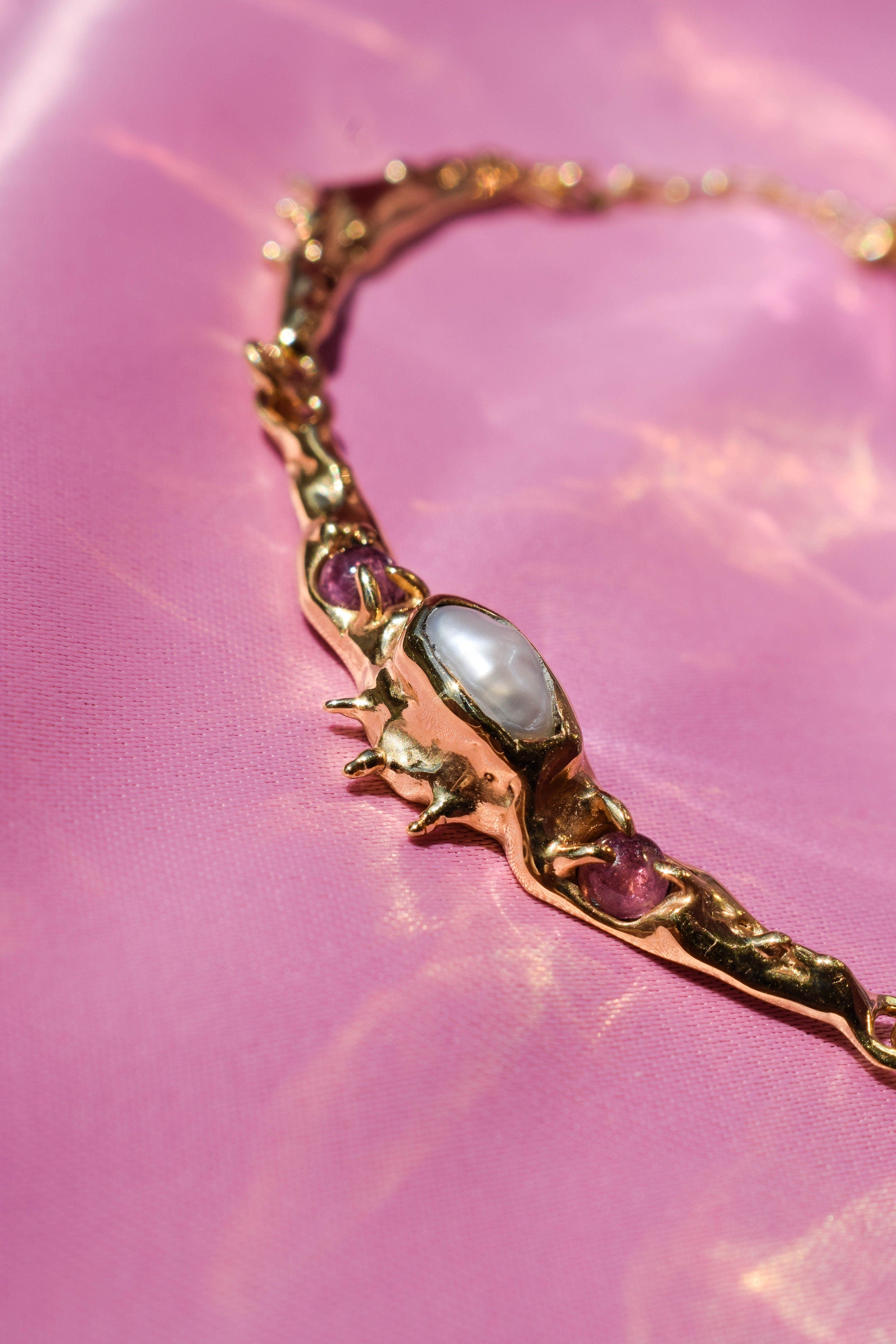 Raw necklace with irregular pearl and pink tourmalines