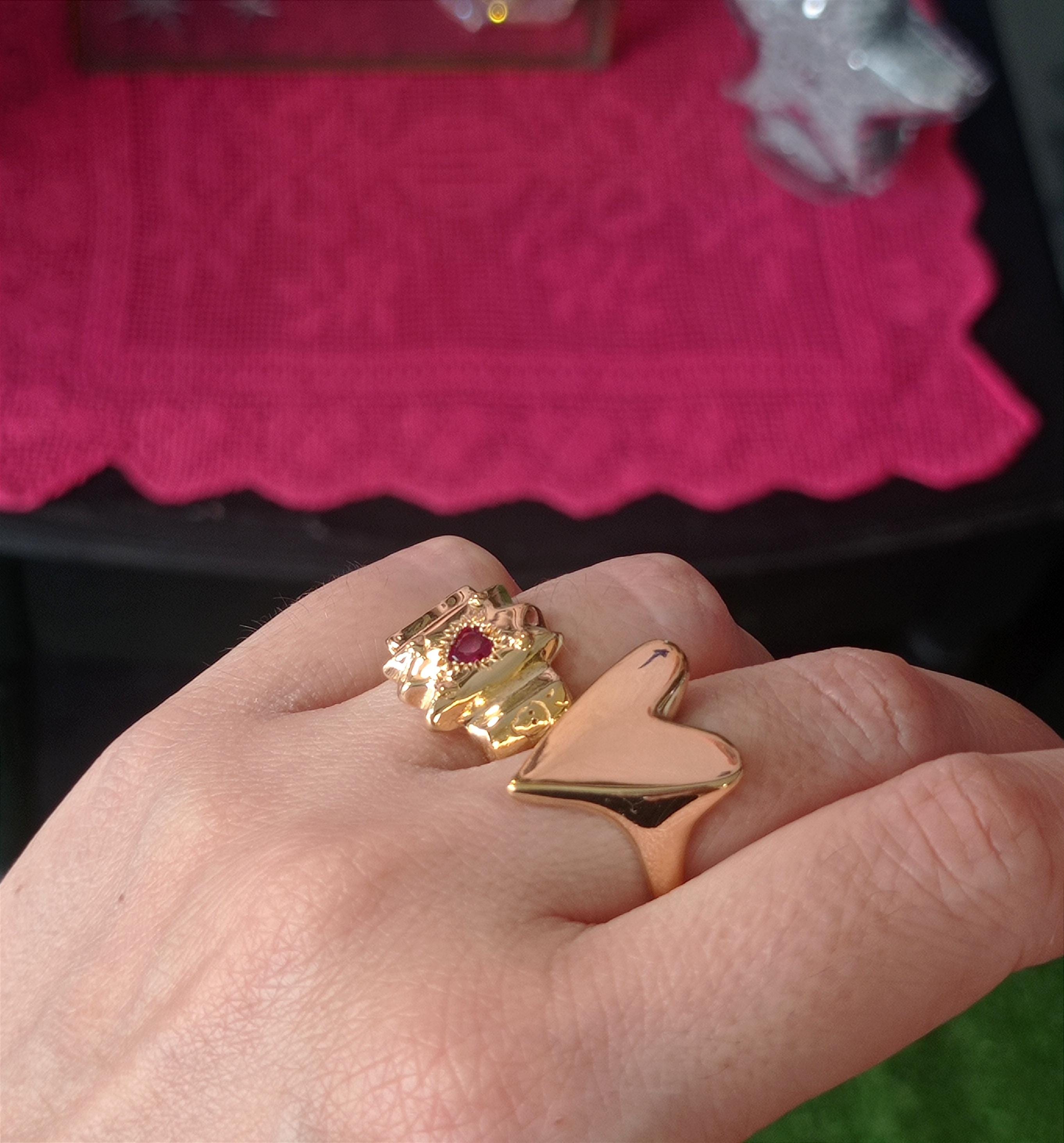 Heart signet ring