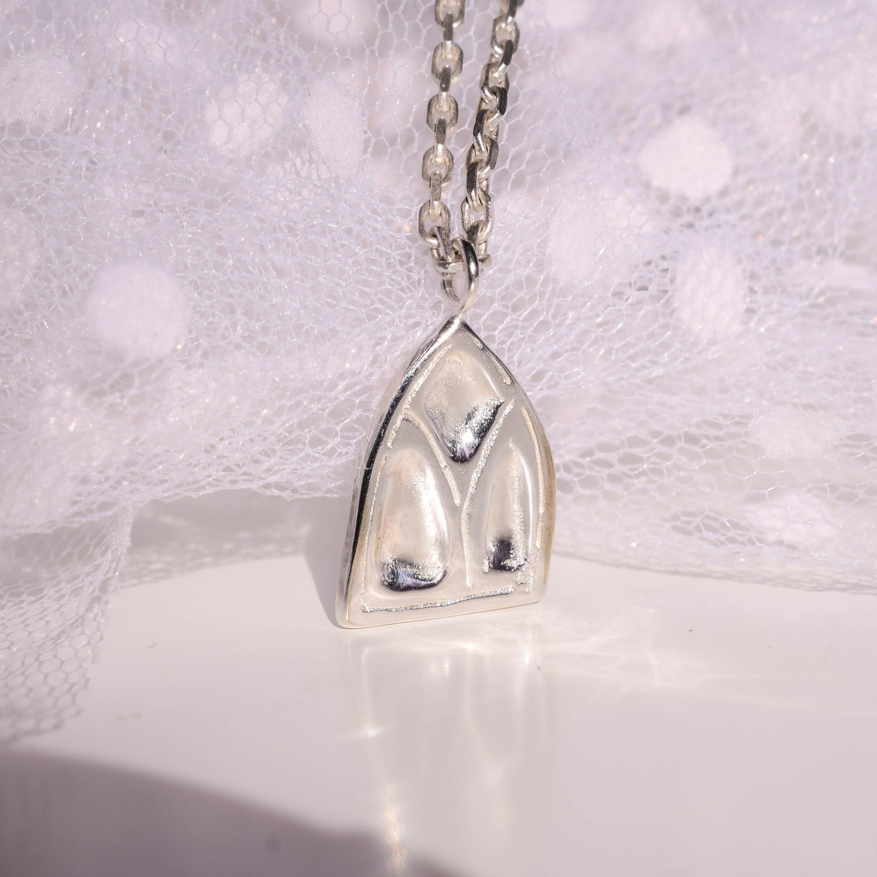 Minimalist goth necklace