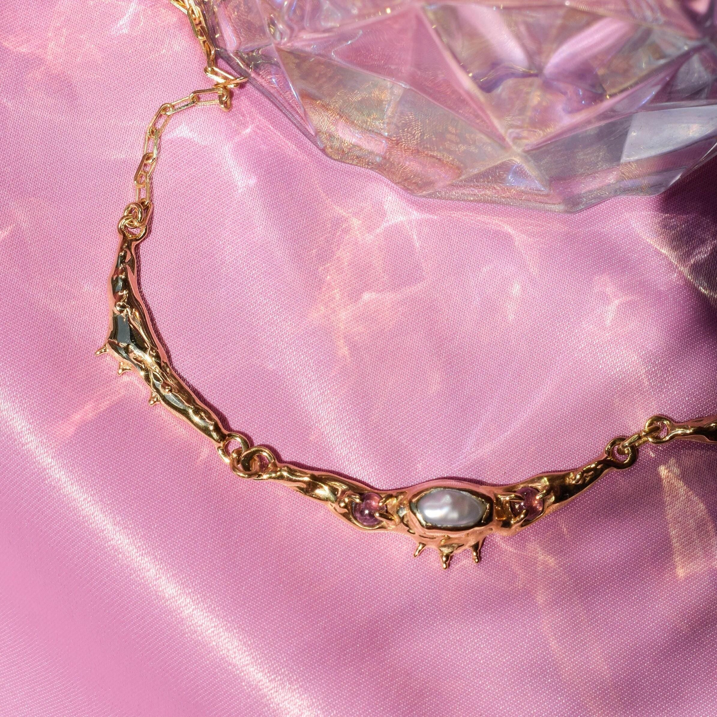 Raw necklace with irregular pearl and pink tourmalines