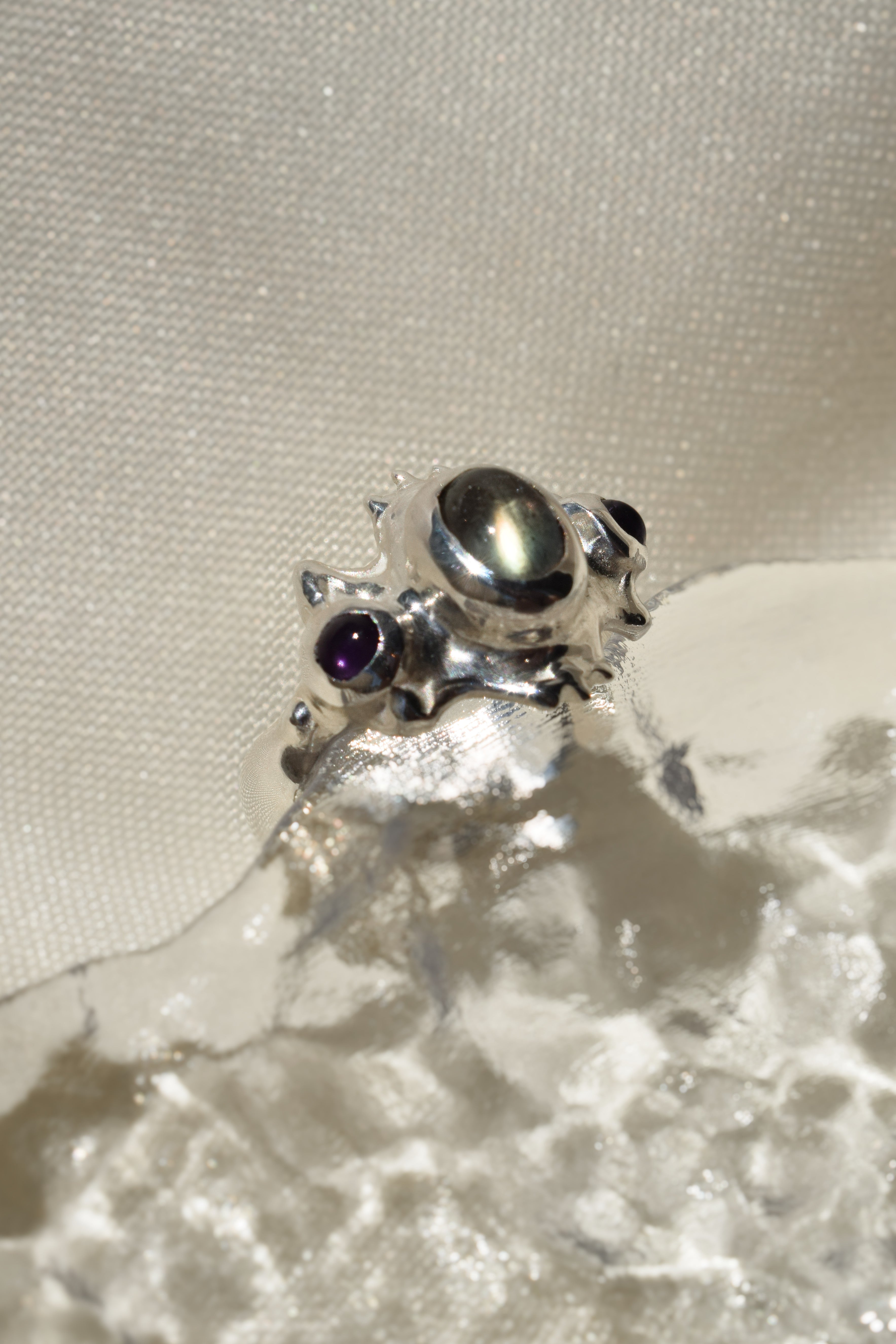 Sterling silver labradorite & amethyst ring