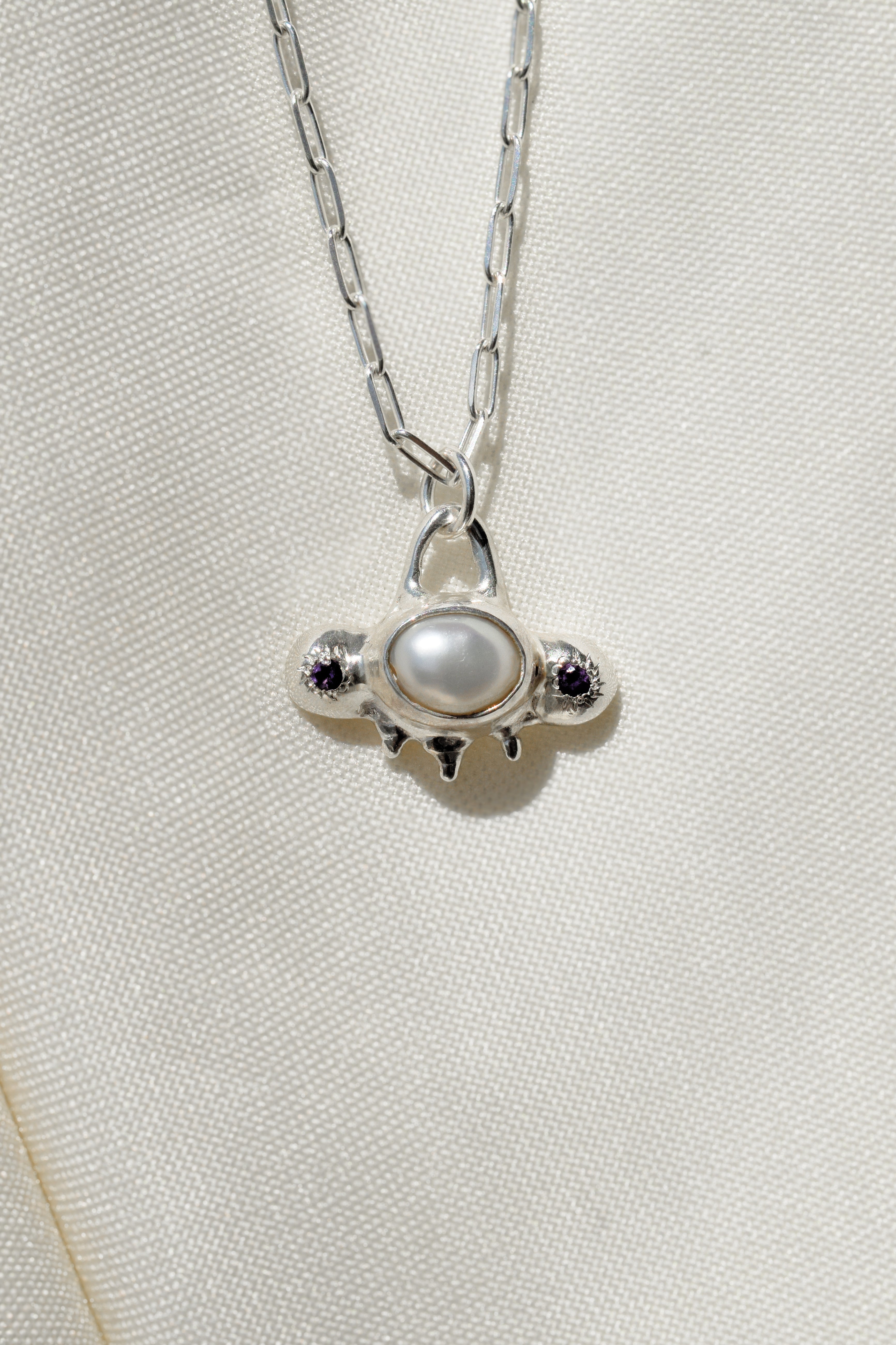 Fresh water pearl and purple cz crystals pendant necklace