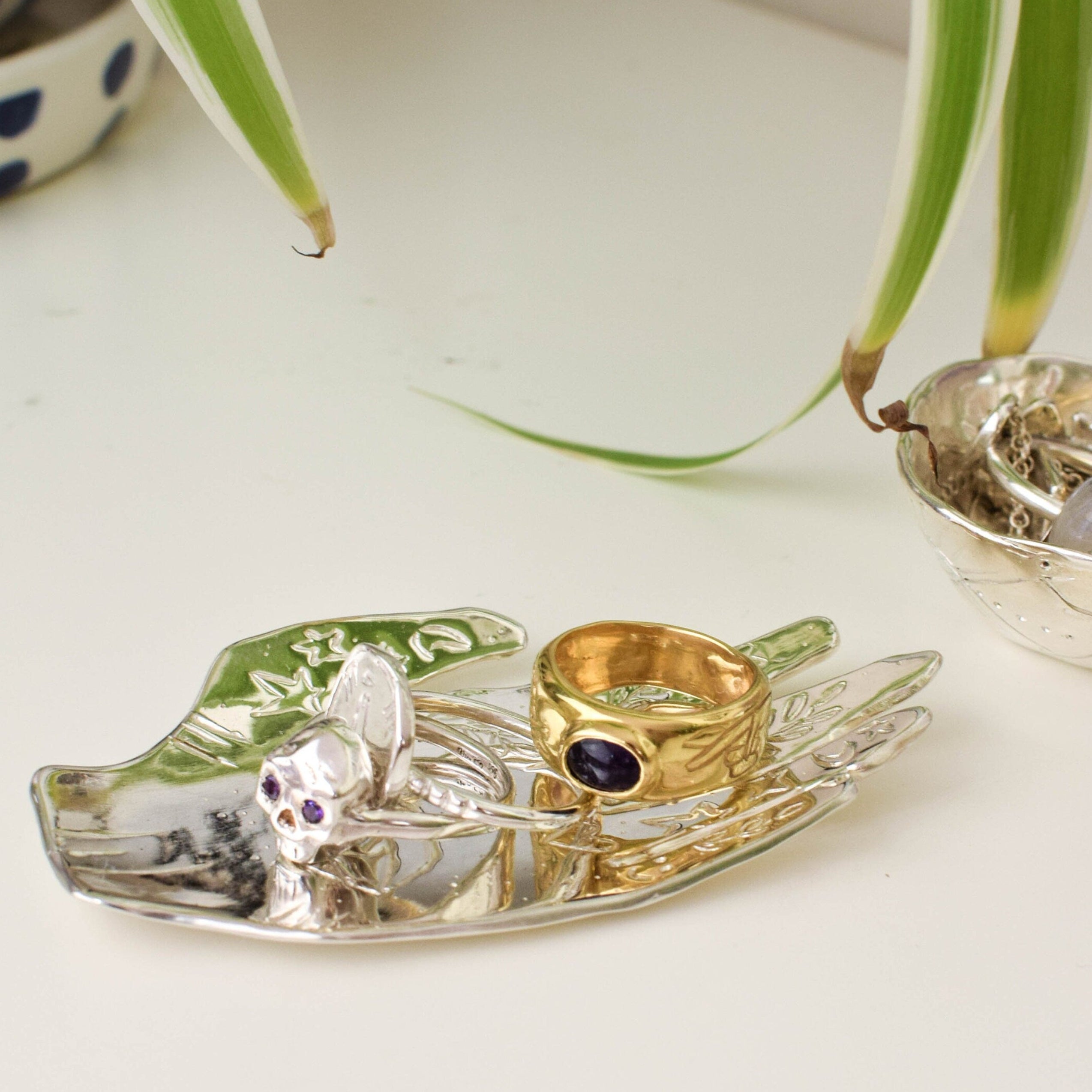 Sterling silver skull ring with amethysts