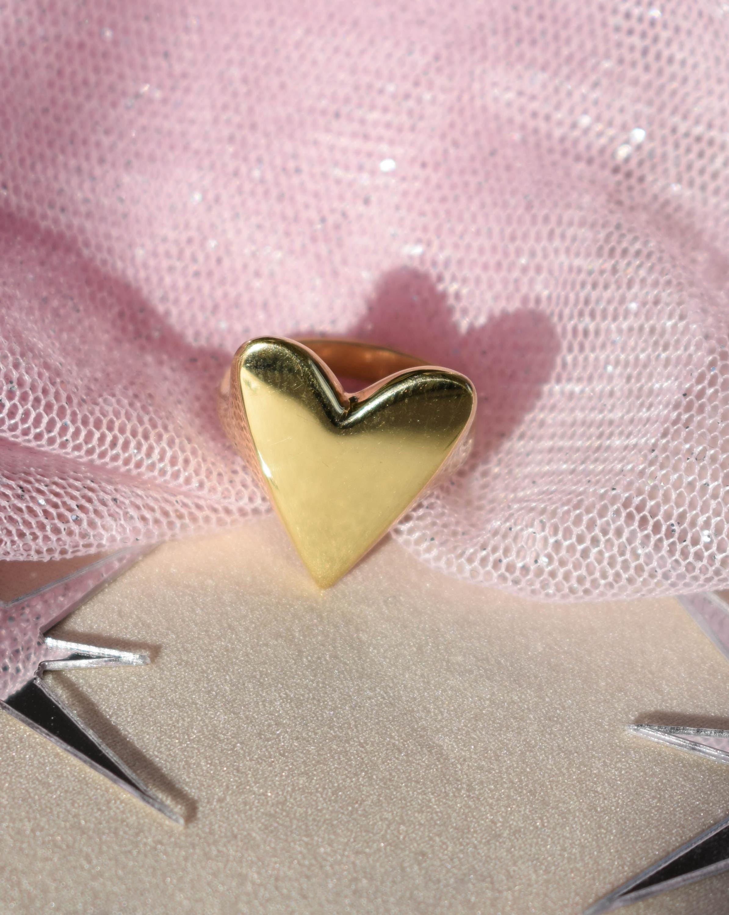 Heart signet ring